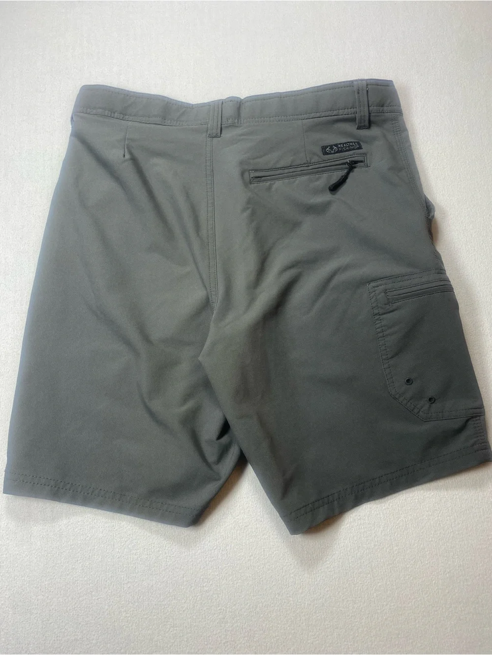 Realtree Fishing Men’s Gray Outdoor Cargo Shorts